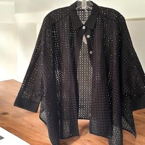 Wynne Layers, cotton layering top, size L,short sleeves, mother of pearl buttons